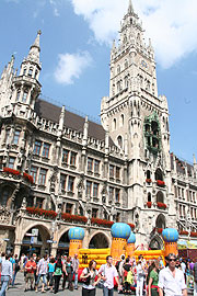Tag der offenen T&uuml;r auch im Rathaus und auf dem Marienplatz (&copy;Foto: Martin Schmitz)